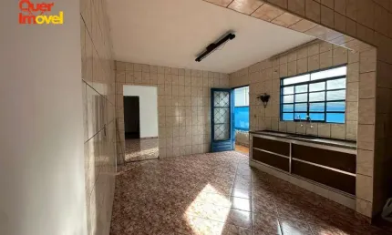 Casa para locação de 2 quartos no Jardim Bela Vista, Ribeirão Preto-SP: 106m², 1 sala, 1 banheiro e 2 vagas de garagem!