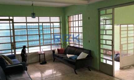 Casa com 3 quartos para alugar na Rua Baturité, Aclimação, São Paulo