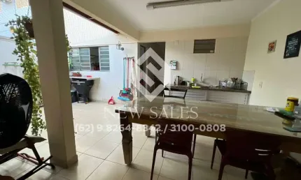 Sobrado a venda, 5 quartos sendo 2 suítes - Setor Jaó