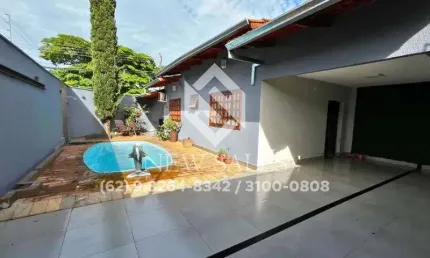 Casa com 3 quartos, sendo 2 suítes, 1 com hidromassagem - Jardim América