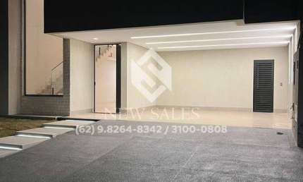 SOBRADO DE 249m² NO CONDOMÍNIO JARDINS SEVILHA - Piscina Aquecida com Hidro