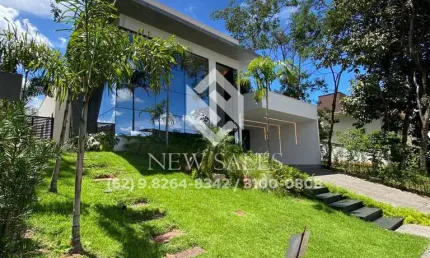 Casa Térrea Alto Padrão no Cond. do Lago com 3 Suítes e Piscina