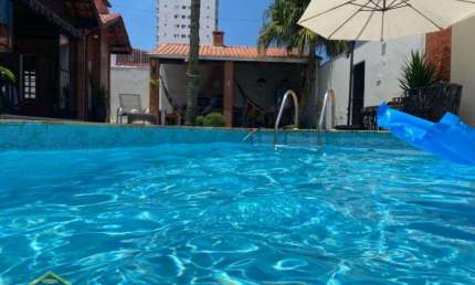 Linda Casa Alto Padrão Térrea - Com Piscina e Churrasqueira - 100 mts do mar!!