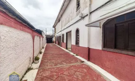 Casa de condomínio térrea reformada de 2 dormitórios - parcela direto!!