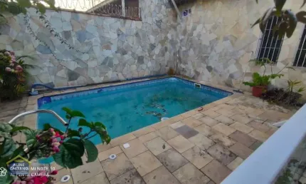 Casa Térrea semi Isolada - Flórida - Com Piscina e Churrasqueira!! Financia!