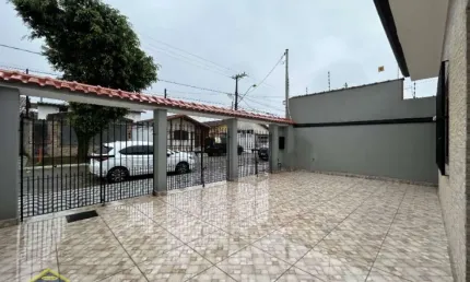 Linda Casa Térrea Isolada - Maracanã - 3 dorms 4 vagas de garagem!!