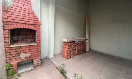 Casa térrea geminada na vila caiçara! excelente localização!!