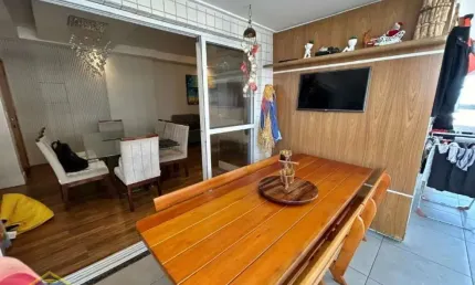 Este vende rápido! 3 suítes alto padrão com vista para o mar na quadra da praia!