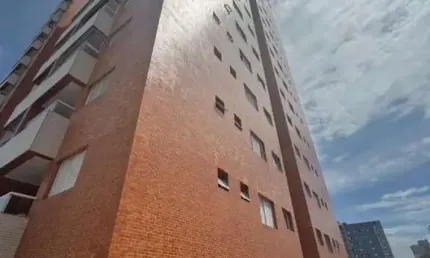 Apto pertinho da praia e do comércio em geral , entrada 110 mil chaves na mão.