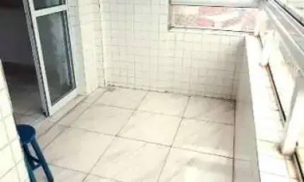 Apartamento na Via Mirim - 300 mts do mar! Mobiliado e Financia!