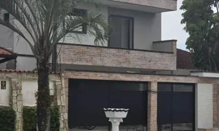 CASA DE CONDOMÍNIO , 1 DORM COM QUINTAL , ÓTIMA LOCALIZAÇÃO APENAS R$190 MIL.