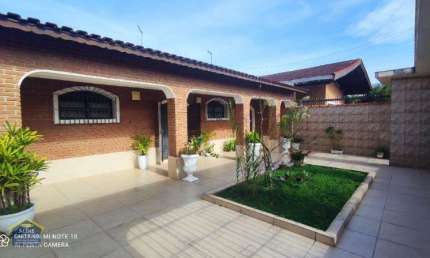 CASA ISOLADA 4 DORMS, PRÓXIMO A PRAIA, MOBILIADA , ARÉA MILITAR !!!