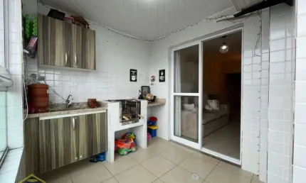 Apartamento no Boqueirão - Lado Praia - Mobiliado - Varanda com Churrasqueira a Carvão!
