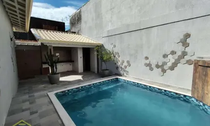 Linda Casa Térrea Isolada Alto Padrão à 300mts do mar!