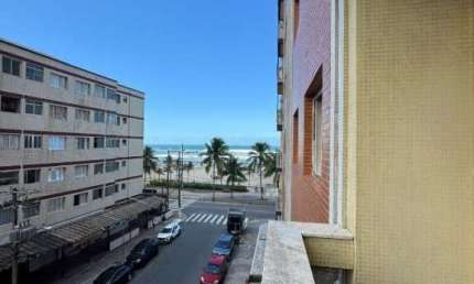 ESTE VENDE RÁPIDO! 2 DORMS MOBILIADO EM PRÉDIO FRENTE MAR  POR APENAS...