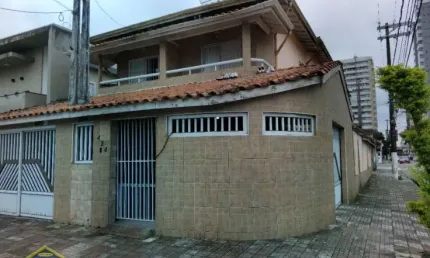 Sobrado de Esquina 2 dorms com Churrasqueira e Portão Automático!! - Cód: ACT3386