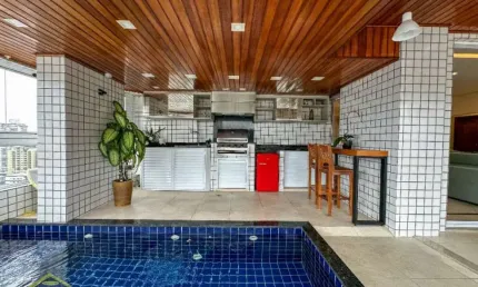 Apartamento com piscina privativa na sacada - 3 vagas de garagem demarcadas!