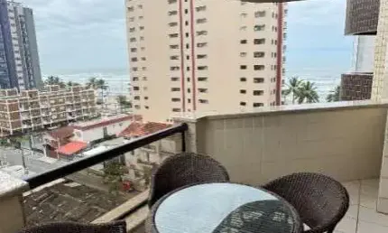 LINDO APTO, MOBILIADO, UMA SACADA ACONCHEGANTE COM VISTA MAR APENAS R$465 MIL.