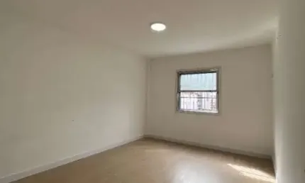 Linda Kit com Piso laminado - 150 mts do mar e Financia! Venha Conhecer!