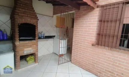 CASA COM EDÍCULA , EXCELENTE LOCALIZAÇÃO, VALOR ABAIXO DO MERCADO R$346 MIL.
