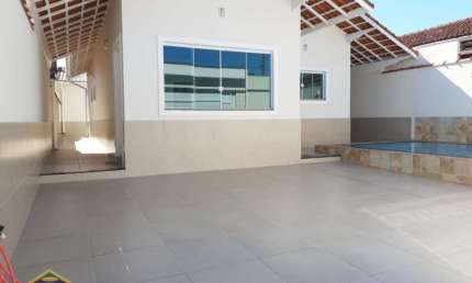 CASA ISOLADA, PRONTA PARA MORAR HÁ POUCOS  METROS DO MAR, FINANCIA!