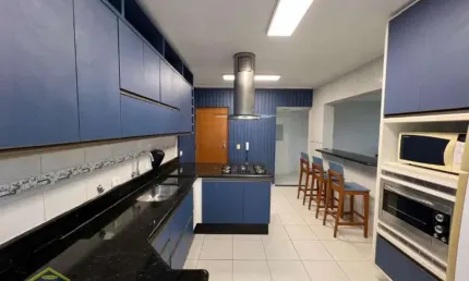 Oportunidade! Apto mobiliado, 03 dorms, pertinho da praia!