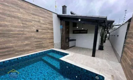 Casa maravilhosa, toda reformada, piscina ,churrasqueira , perfeita para você.