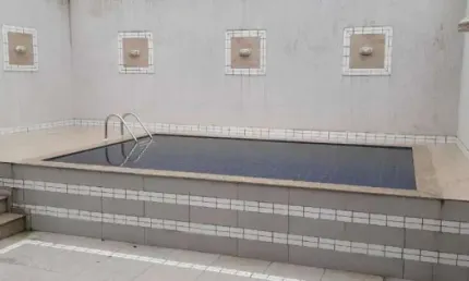 Oportunidade!! Sobrado condomínio com piscina, 02 dorms!!