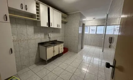 02 dorms, sendo 01 suíte, 200 mts do mar, na guilhermina!