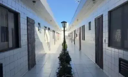 Casa de condomínio com 1 dorm térrea com quintal  e churrasqueira a carvão!