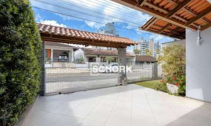 Casa com 4 dormitórios à venda, 286 m² por R$ 950.000,00 - Imigrantes - Timbó/SC