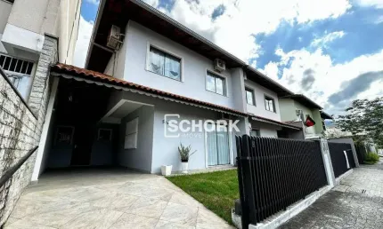 Casa com 3 dormitórios à venda, 149 m² por R$ 660.000,00 - Garcia - Blumenau/SC