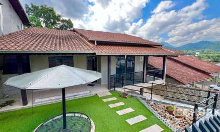 Casa com 3 dormitórios para alugar, 250 m² por R$ 5.255,79/mês - Itoupava Central - Blumenau/SC