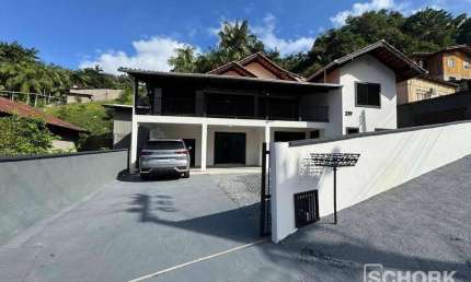 Casa com 4 dormitórios à venda, 400 m² por R$ 750.000,00 - Água Verde - Blumenau/SC