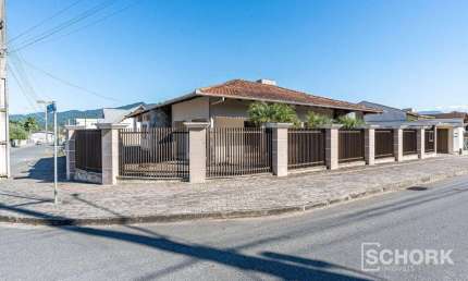 Casa com 3 dormitórios à venda, 302 m² por R$ 850.000,00 - Quintino - Timbó/SC