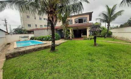 Sobrado à venda em Mongaguá, Vila Atlântica, com 3 quartos, com 234.89 m²