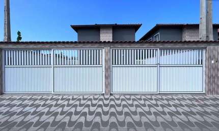 Casa à venda em Itanhaém, Jd Suarão, com 2 quartos, com 58 m²