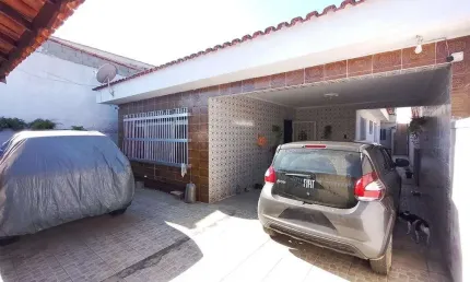 Casa à venda em Itanhaém, Baln Gaivotas, com 3 quartos, com 148 m²
