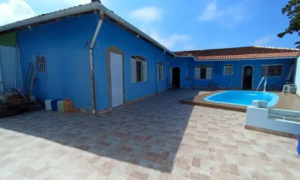 CASA LADO PRAIA COM PISCINA E 3 SUÍTES POR APENAS R$ 375.000 - Cod: CA5124
