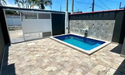 Casa com 2 quartos à venda no Jussara, Mongaguá , 70 m2 por R$ 450.000