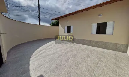 Comprar Casa em Mongaguá – Agenor de Campos com Piscina e 3 Vagas