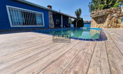 Casa com Piscina à Venda em Mongaguá – Bairro Tranquilo e Próximo da Praia