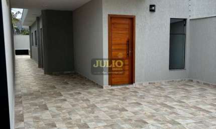 Casa à Venda em Itanhaém com Piscina e Suíte – 81m², 3 Vagas