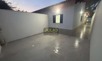Casa com 3 dormitórios à venda no Jardim Suarão, Itanhaém – com piscina, churrasqueira e a 800m da praia