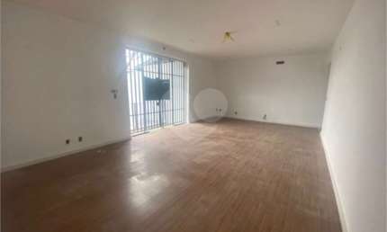 Casa com 4 quartos para locação em Jardim Messina - SP