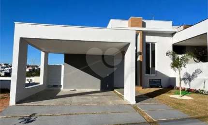 Casa com 3 quartos à venda em Residencial Vila Victoria - SP