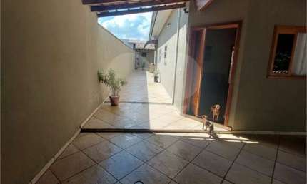 Casa térrea com 3 quartos à venda em Residencial Girassol - SP