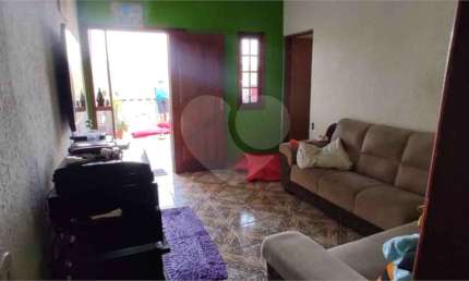 Sobrado com 4 quartos à venda em Jardim Bertioga - SP
