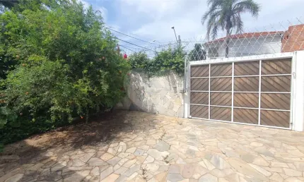 Casa térrea com 3 quartos à venda ou para locação em Vila Municipal - SP