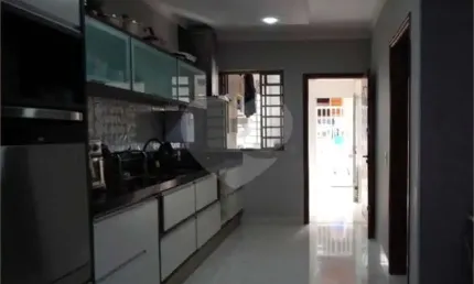 Casa com 3 quartos à venda na Rachid Jorge Cury, Jardim do Lago, Jundiaí